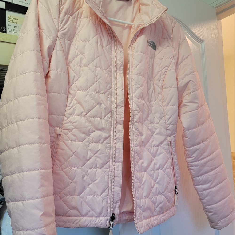 Ladies North Face light pink puffy jacket size small